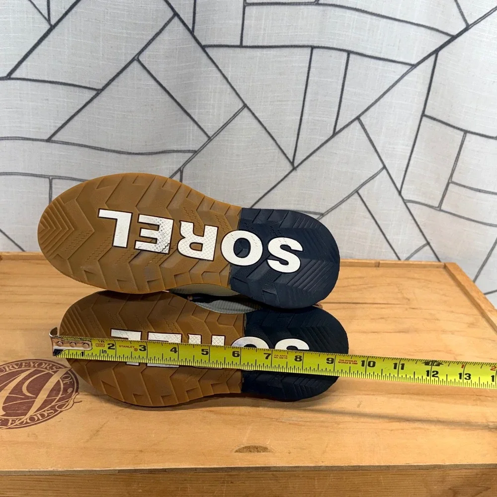 Sorel Out N About III Classic‎ Duck Boots Size 4 Tan Waterproof Suede NY4564-224